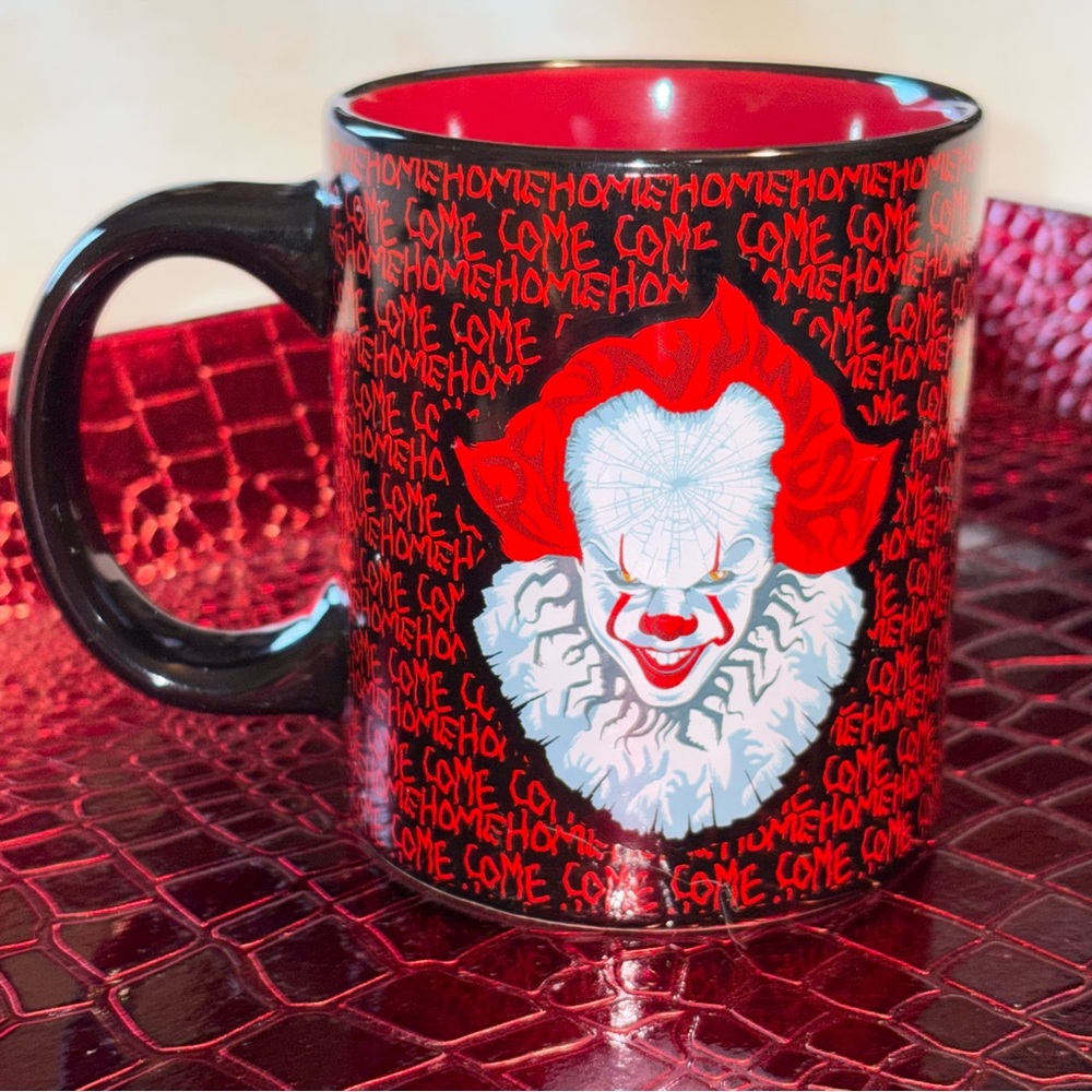 Horror Clown IT STEPHEN KING Black and Red Mug